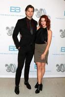 los angeles - 23 de março - pierson fode, courtney hope no set de celebração de 30 anos de bold and beautiful e suas 23 indicações ao emmy diurno na cbs televsision city em 23 de março de 2017 em los angeles, ca foto