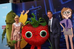 los angeles - 21 de setembro - anna faris, neil patrick harris no nublado com chance de almôndegas 2 estreia de los angeles no teatro da vila em 21 de setembro de 2013 em westwood, ca foto