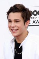 las vegas - 18 de maio - austin mahone nos prêmios de outdoor de 2014 no mgm grand garden arena em 18 de maio de 2014 em las vegas, nv foto