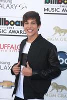 los angeles - 19 de maio - austin mahone chega ao billboard music awards 2013 no mgm grand garden arena em 19 de maio de 2013 em las vegas, nv foto