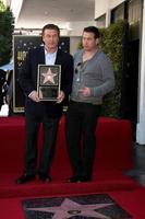 los angeles - 14 de fevereiro - alec baldwin, stephen baldwin na cerimônia de estrela da calçada da fama para alec baldwin no restaurante beso em 14 de fevereiro de 2011 em los angeles, ca foto