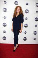 los angeles - 10 de janeiro - rachelle lefevre chega ao grupo de televisão disney abc s tca winter 2011 press tour party no langham huntington hotel em 10 de janeiro de 2011 em pasadena, ca foto