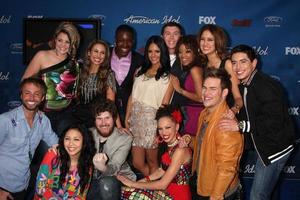 los angeles - 3 - american idol season 10 top 13 chega à festa dos finalistas da american idol season 10 no grove em 3 de março de 2011 em los angeles, ca foto