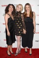 los angeles - 2 de março - sandra oh, anne heche, alicia silverstone no catfight los angeles estréia no cinema cinefamily em 2 de março de 2017 em los angeles, ca foto