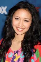 los angeles - 3 - thia megia chega na festa dos finalistas da 10ª temporada do american idol no grove em 3 de março de 2011 em los angeles, ca foto