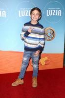 los angeles - 12 de dezembro - parker bates no cirque du soleil apresenta la premiere event of luzia no dodger stadium em 12 de dezembro de 2017 em los angeles, ca foto