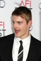 los angeles - 12 de novembro - alexander ludwig na estréia mundial do sobrevivente solitário no afi fest no tcl teatro chinês em 12 de novembro de 2013 em los angeles, ca foto