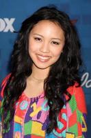 los angeles - 3 - thia megia chega na festa dos finalistas da 10ª temporada do american idol no grove em 3 de março de 2011 em los angeles, ca foto