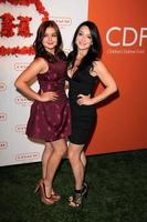 los angeles - 10 de abril - ariel winter, shanelle workman chega à 3ª noite anual de coquetéis e compras do treinador no bad robot em 10 de abril de 2013 em santa monica, ca foto