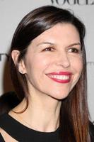 los angeles - 15 de janeiro - finola hughes chega ao art of elysium heaven gala 2011 no california science center exposition park em 15 de janeiro de 2011 em los angeles, ca foto