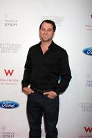 los angeles - 9 de junho - matthew rhys chegando à arte do elysium evento de retorno do ford mustang boss nas residências em w hollywood em 9 de junho de 2011 em los angeles, ca foto