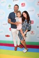 los angeles - 23 de setembro - sean mcewen, phoenix sursok-mcewan, tammin sursok no 6º evento anual de conscientização de segurança do tapete vermelho no estúdio de fotos da sony em 23 de setembro de 2017 em culver city, ca