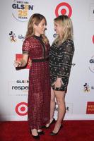 los angeles - 23 de outubro - sasha alexander, jessica capshaw nos prêmios de respeito glsen de 2015 no hotel beverly wilshire em 23 de outubro de 2015 em beverly hills, ca foto