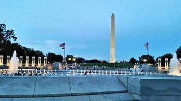 uma vista do monumento de Washington foto