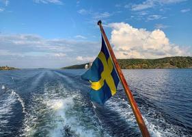 bandeira sueca em um barco à vela 1 foto