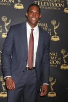 los angeles, 24 de fevereiro - lawrence saint-victor no daytime emmy creative arts awards 2015 no universal hilton hotel em 24 de abril de 2015 em los angeles, ca foto