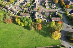 linda vista aérea da cidade britânica, imagens de alto ângulo do drone foto