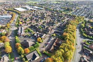 vista aérea de alto ângulo da cidade britânica em lindo dia de inverno foto