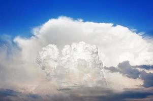 nuvem de tempestade cumulonimbus foto