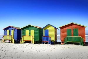 casas de praia coloridas na áfrica do sul