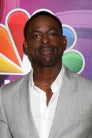 los angeles, 2 de agosto - sterling k brown no nbcuniversal tca summer 2016 press tour no beverly hilton hotel em 2 de agosto de 2016 em beverly hills, ca foto