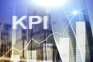 kpi - indicador chave de desempenho. conceito de negócios e tecnologia. exposição múltipla, mídia mista. conceito financeiro em fundo desfocado foto