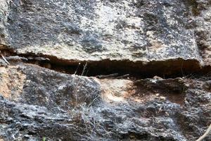 textura de grandes pedras e rochas de montanha. foto