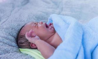 foto de close-up de um lindo bebê dormindo.