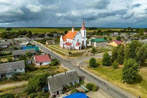 vista aérea no templo barroco ou igreja católica na zona rural foto