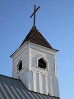cruz na torre da igreja