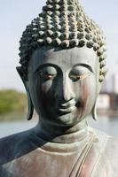 close da estátua de Buda foto