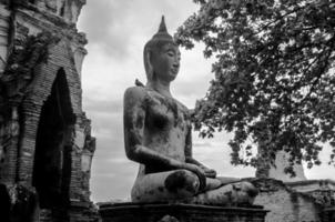 ruína do antigo templo de Buda na Tailândia