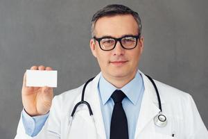 retrato de médico masculino foto