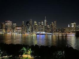 horizonte de noite de nova york foto