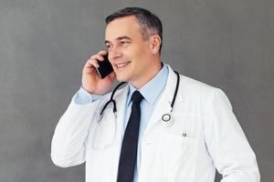 retrato de médico masculino foto