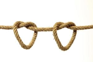 corda dupla de cânhamo com nó em forma de coração