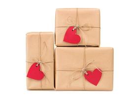 etiquetas em formato de coração para caixas de presente