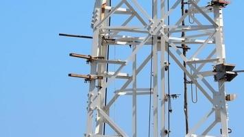 closeup de torre de telecomunicações. foto