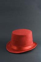 chapéu vermelho felpudo