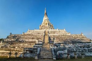 pagode branco, montanha dourada em Ayutthaya