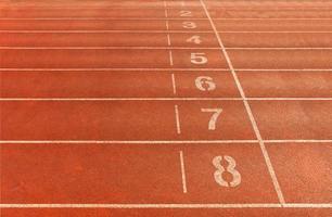 número na pista de corrida sem pessoas foto