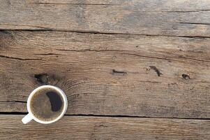 uma xícara de café na mesa foto