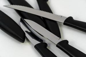 facas de cozinha de aço, isoladas em branco, facas de cozinha de metal, méxico foto
