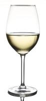 vinho branco meio cheio em copo com condensação foto