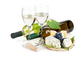 vinho branco, queijo e uva foto