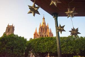 parroquia arcanjo igreja jardin praça da cidade rafael chruch san miguel de allende, méxico. parroaguia criado em 1600 foto