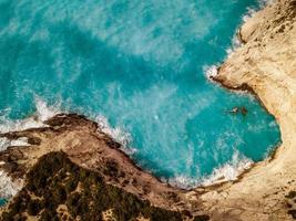 vista aérea de falésias mediterrâneas foto