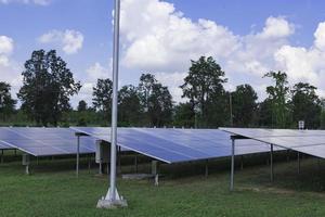 célula solar para energia limpa, espaço coppy para mensagens. foto