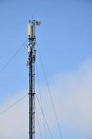 torre de telecomunicações para a transmissão de ondas de rádio foto