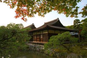 ginkaku-ji, templo do pavilhão de prata ou oficialmente chamado jisho-ji, templo da misericórdia brilhante, um templo zen na ala sakyo de kyoto, kansai, japão foto